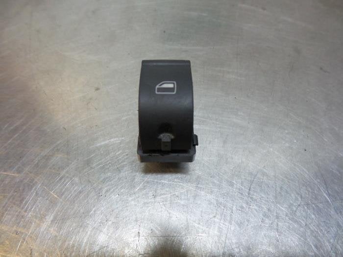 Commutateur vitre électrique d'un Audi A4 (A4 04-), -, 3 mois de garantie, Utilisé, -