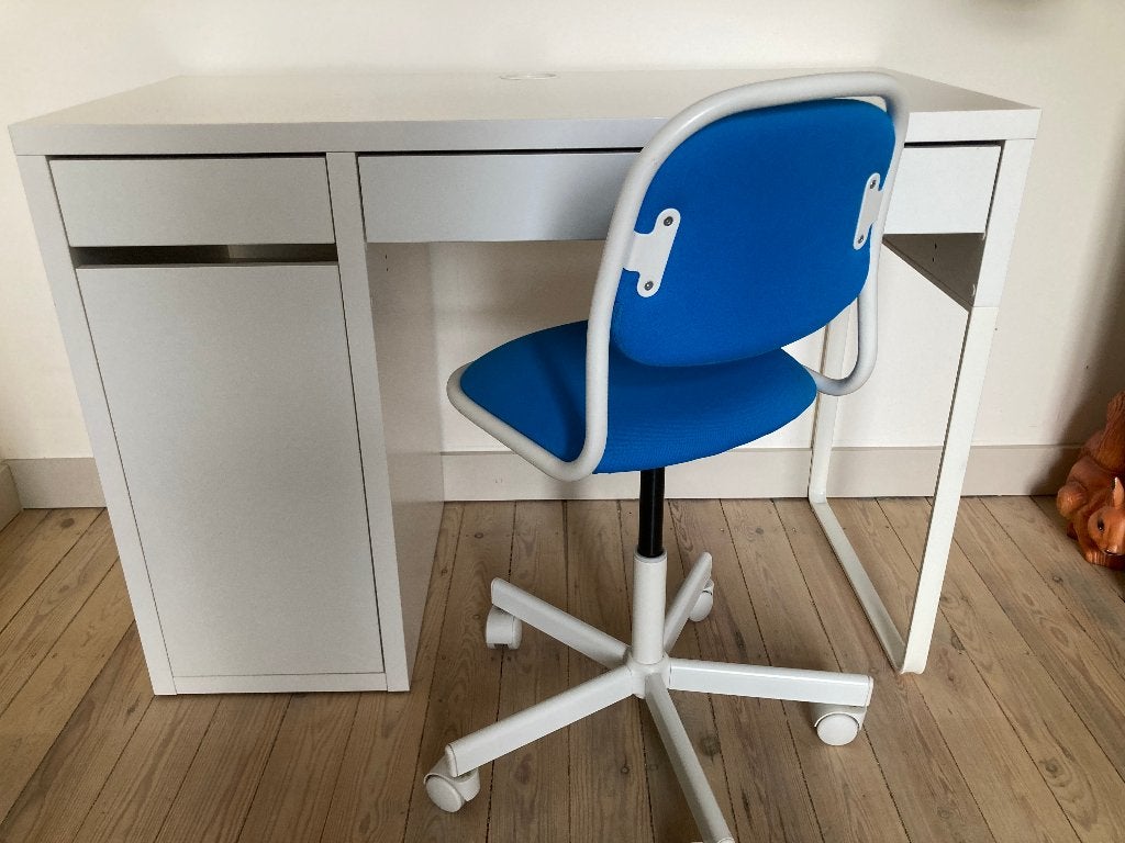bureau kind met stoel en lamp, 105 cm, 50 cm, Comme neuf, Enlèvement