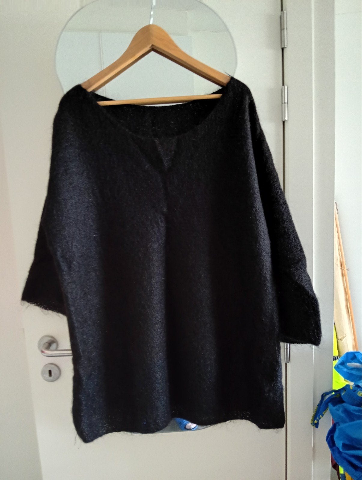 pull noir, Enlèvement ou Envoi