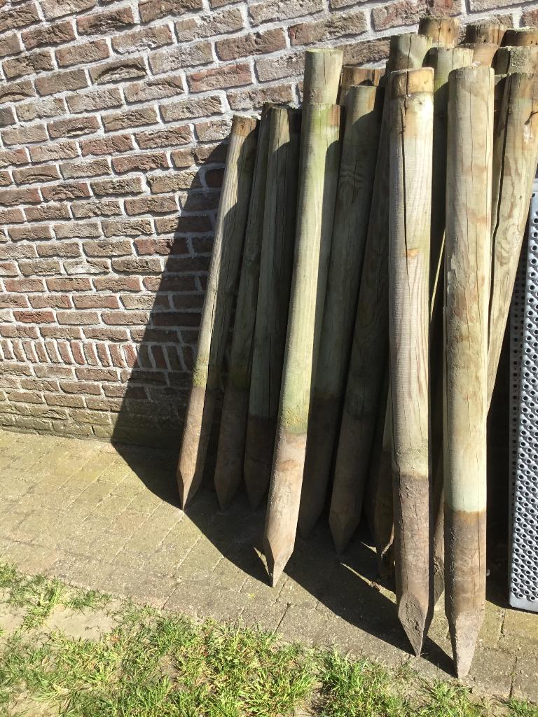 30 houten palen, Ophalen, Palen