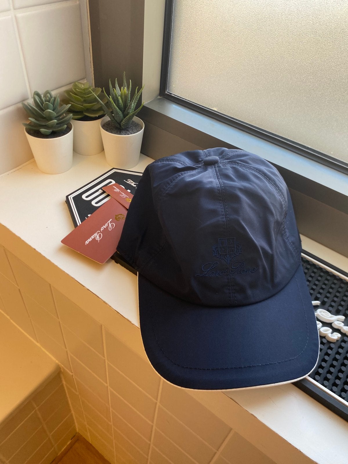 Casquette bleu marine Loro Piana Essentiel de luxe classique, Enlèvement, Neuf, One size fits all, Casquette