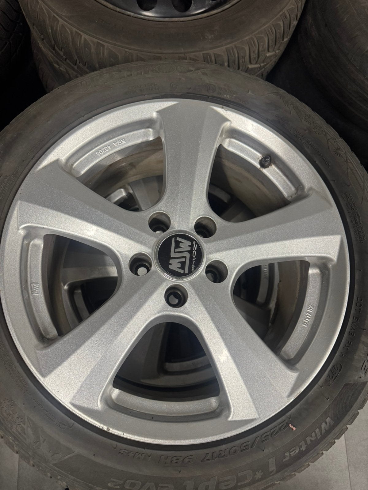 Jantes MSW 17” Audi A5 + pneus hiver 225/50 R17, Pneus hiver, Enlèvement, Pneu(s), 17 pouces