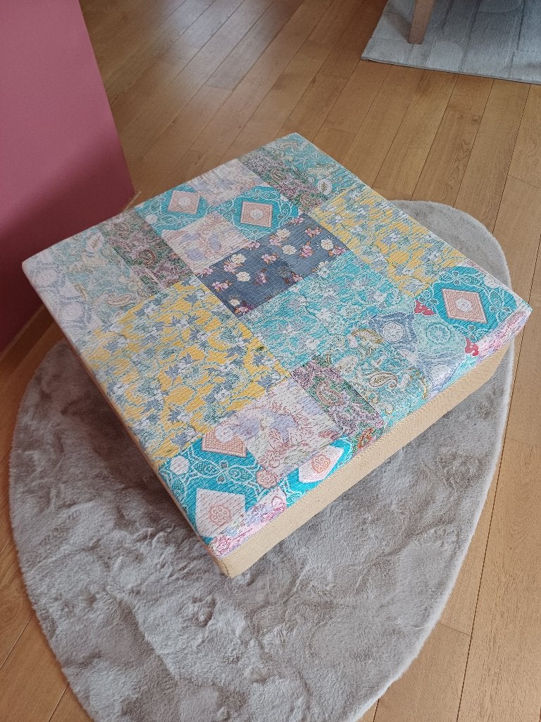 Poef, Huis en Inrichting, Woonaccessoires | Overige, Ophalen, Gebruikt, Meerkleurig, Modern