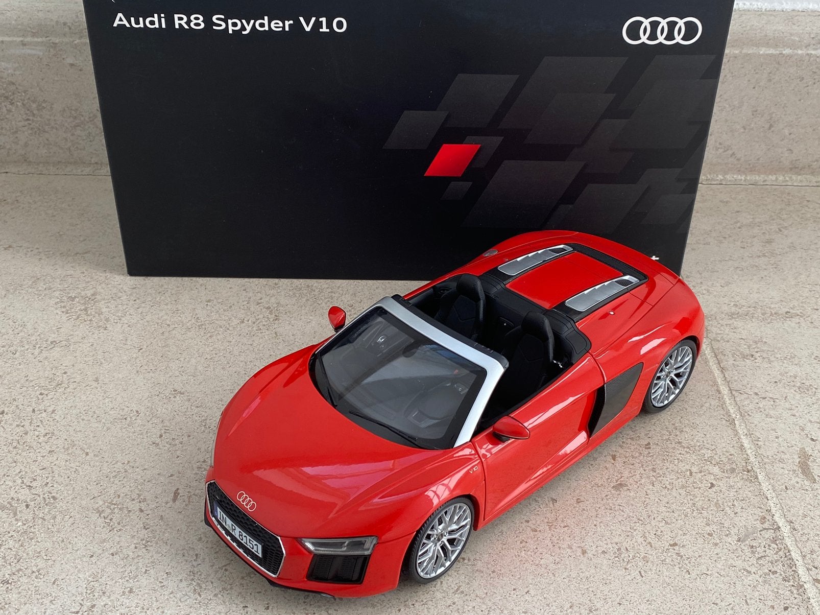 Audi R8 Spyder V10 iScale 1:18, Enlèvement ou Envoi, Comme neuf, Voiture