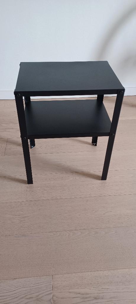 Petite table métallique IKEA KNARREVIK noire, Moins de 55 cm, Comme neuf, Enlèvement, Métal ou Aluminium
