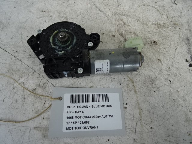 TOIT OUVRANT MOTEUR Volkswagen Tiguan (AD1) (3G9877795F), Volkswagen, Volkswagen AG, Utilisé, Kundenbetreuung@volkswagen.de