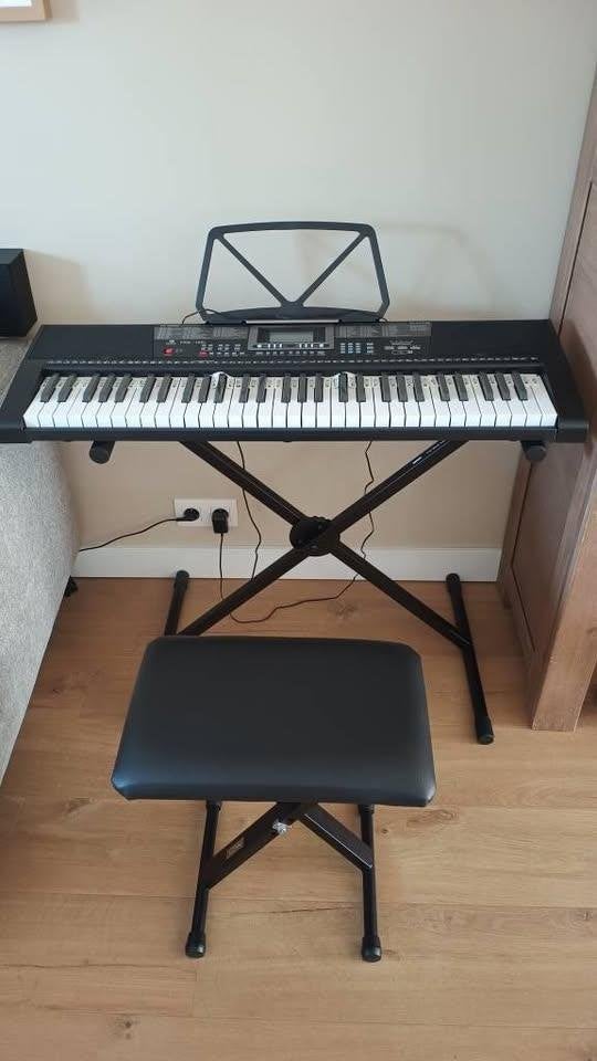 Fazley FKB-100L 61 toetsen keyboard+Innox statief en bankje, Ophalen, Zo goed als nieuw, 61 toetsen, Met standaard