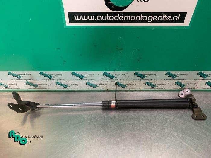 Kit amortisseur gaz hayon d'un Mazda Demio (Demio 97-), Autos : Pièces & Accessoires, -, 3 mois de garantie, Mazda, Utilisé