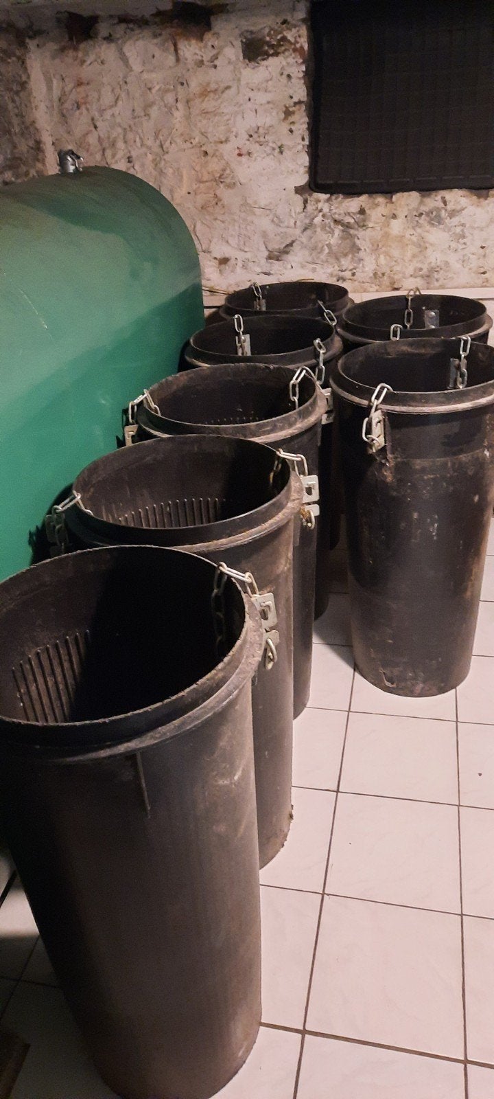 7 goulottes à gravats + 1 entonnoir, Enlèvement