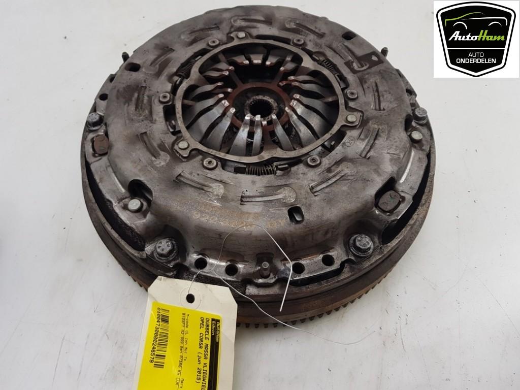VOLANT MOTEUR BI-MASSE Opel Corsa E (01-2014/06-2019), Autos : Pièces & Accessoires, Moteurs & Accessoires, Opel, Utilisé