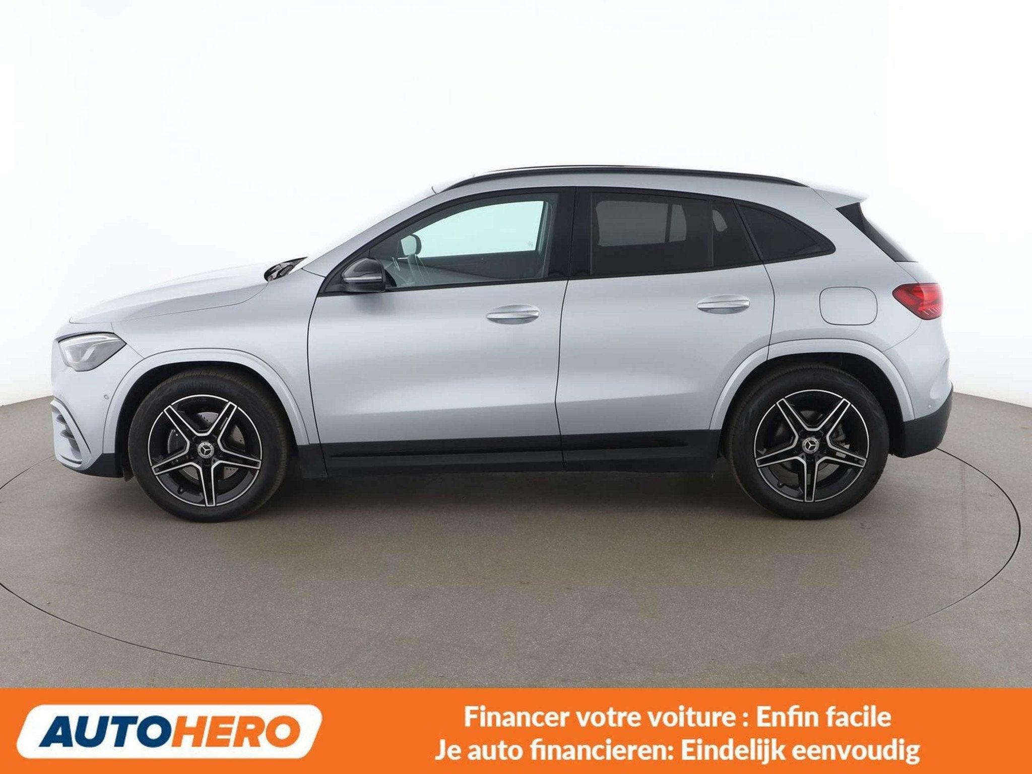 Mercedes-Benz GLA 180 GLA 180 d AMG Line (bj 2025), Auto's, Gebruikt, Zwart, 116 pk, 5 deurs