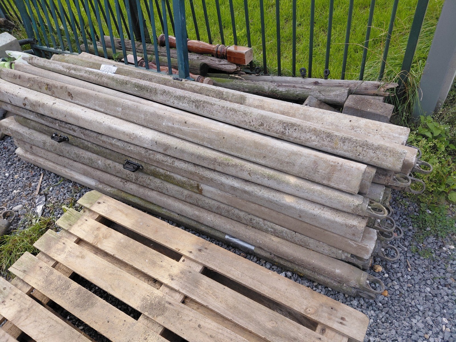 betonpalen, Enlèvement, Utilisé, 180 à 250 cm, Poteaux