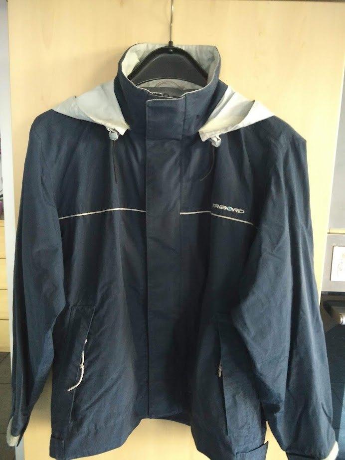Regenjas Decathlon. maat 164 of XSMALL.  Jongen., Ophalen of Verzenden, Zo goed als nieuw, DECATHLON., Jongen