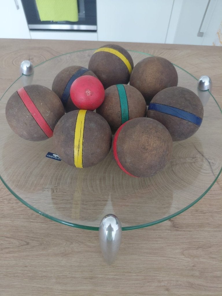 8 boules de pétanque anciennes en bois massif avec cochonnet, Enlèvement ou Envoi