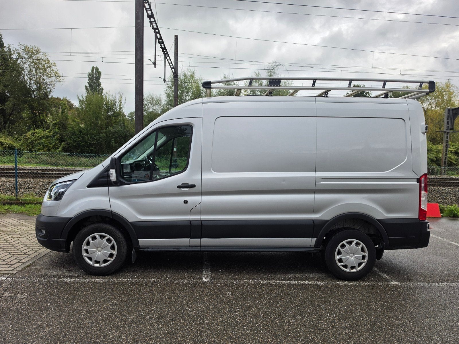 Ford Transit L2H2 114000km, Autos, Argent ou Gris, Achat, Euro 6, Boîte manuelle