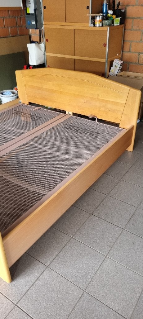 Volhouten bed met Auping bedbodems + bijhorende nachtkastjes, Maison & Meubles, Chambre à coucher | Lits, Utilisé, Deux personnes