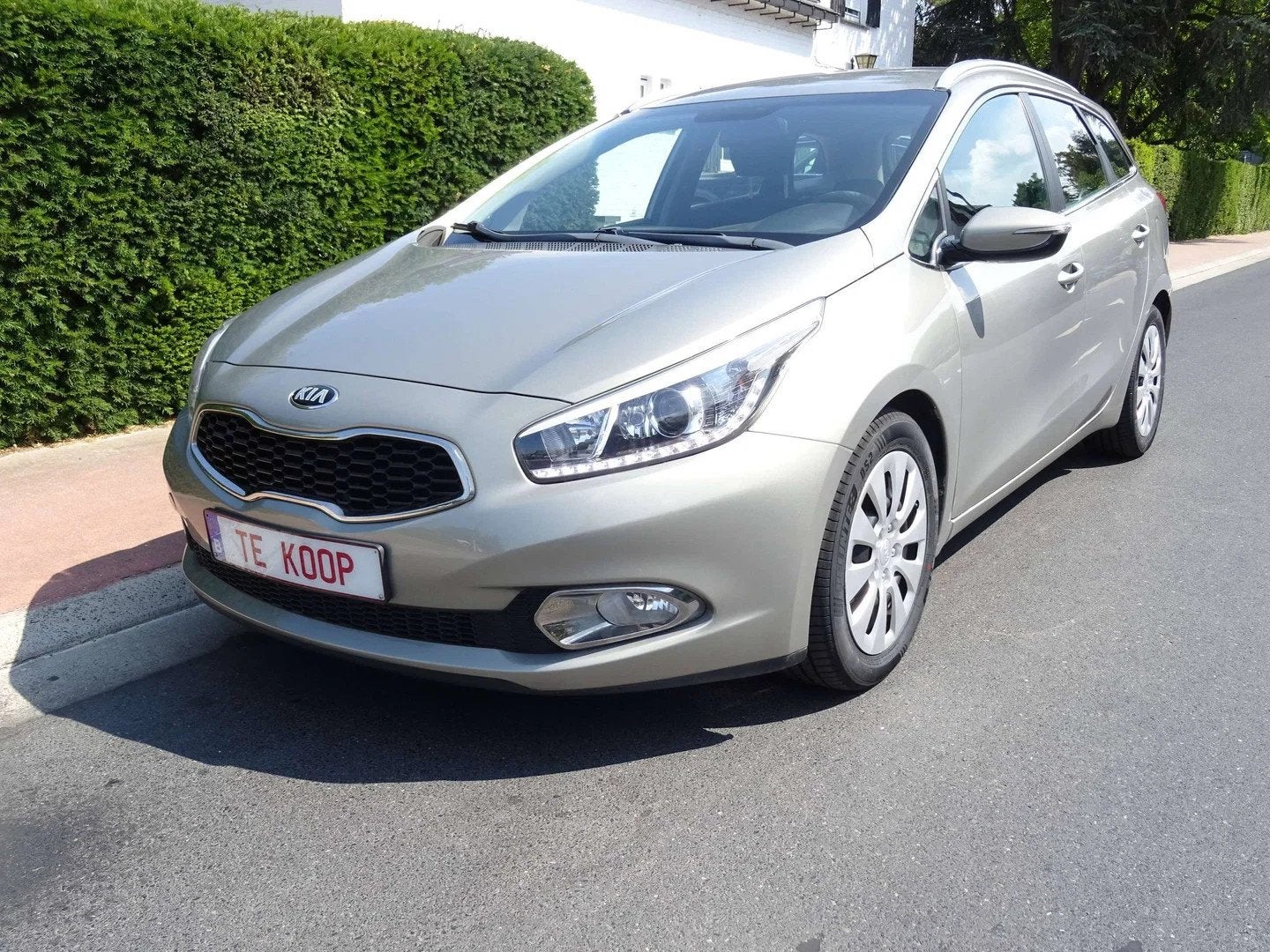 Kia Ceed cee'd Cee'd 1.6i Fusion, Achat, https://public.car-pass.be/vhr/390c9d12-ffa0-4bc8-9479-a7b61bc75566, Entreprise, 5 portes