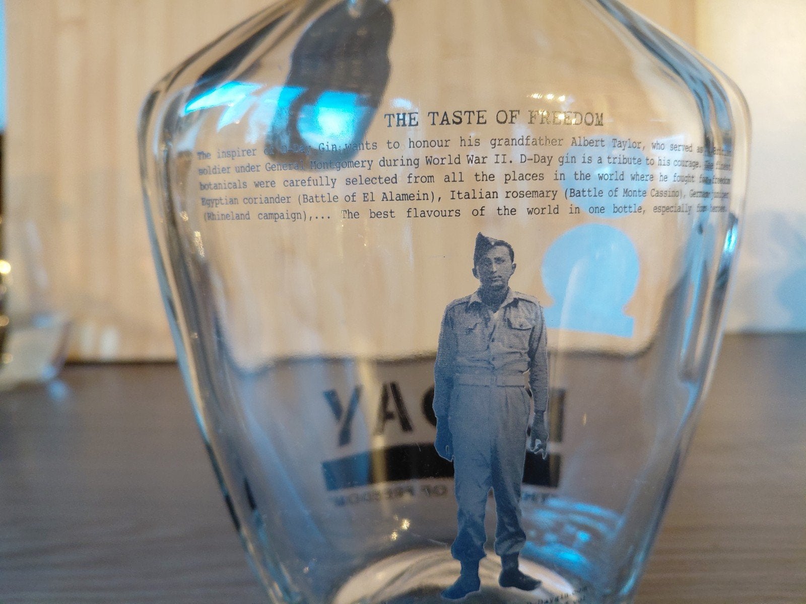lege fles d day gin, Ophalen of Verzenden, Gebruikt, Overige typen