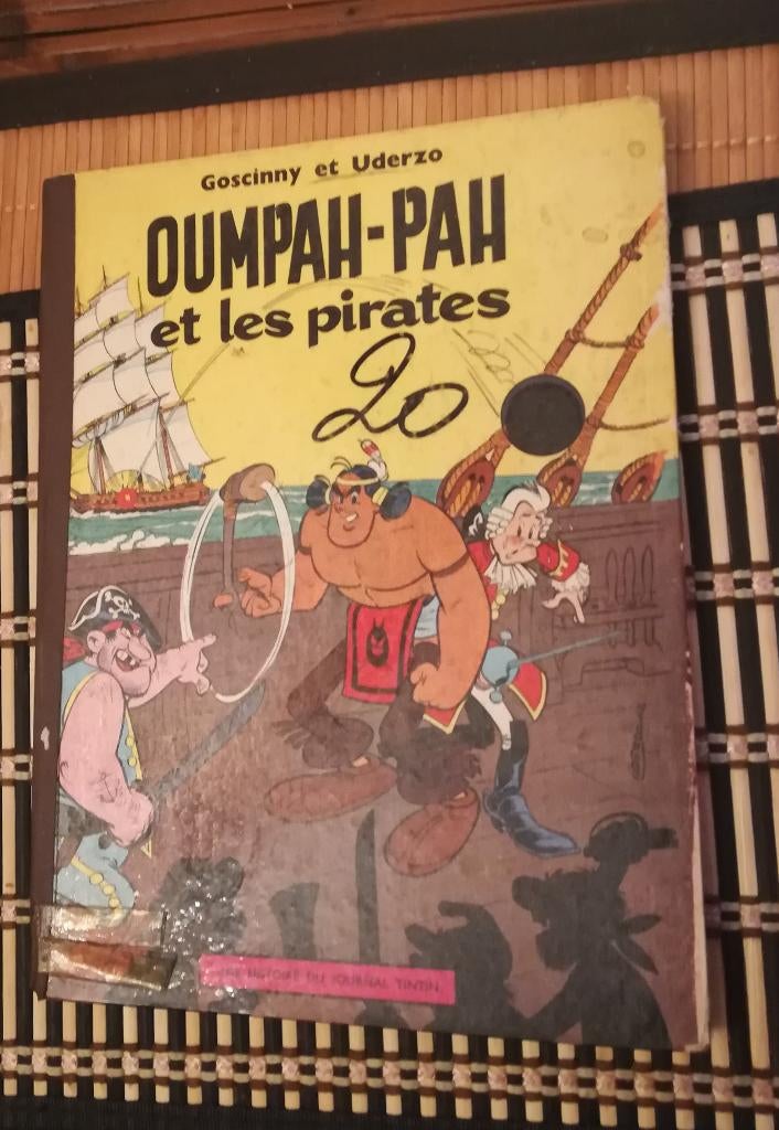 Album Oumpah-pah et les pirates (n2), Livres, Enlèvement ou Envoi, Utilisé