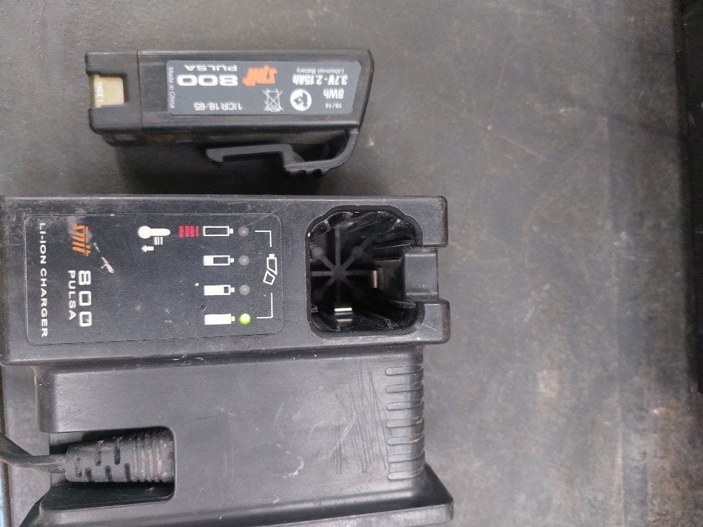 Spit Pulsa 800 oplader + batterij, Ophalen, Zo goed als nieuw