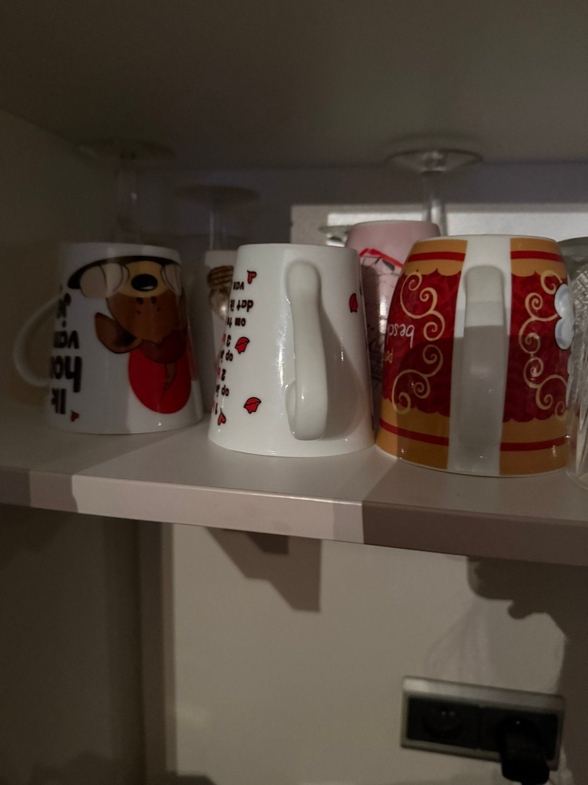 Tassen en bordjes en glazen, Ophalen, Zo goed als nieuw
