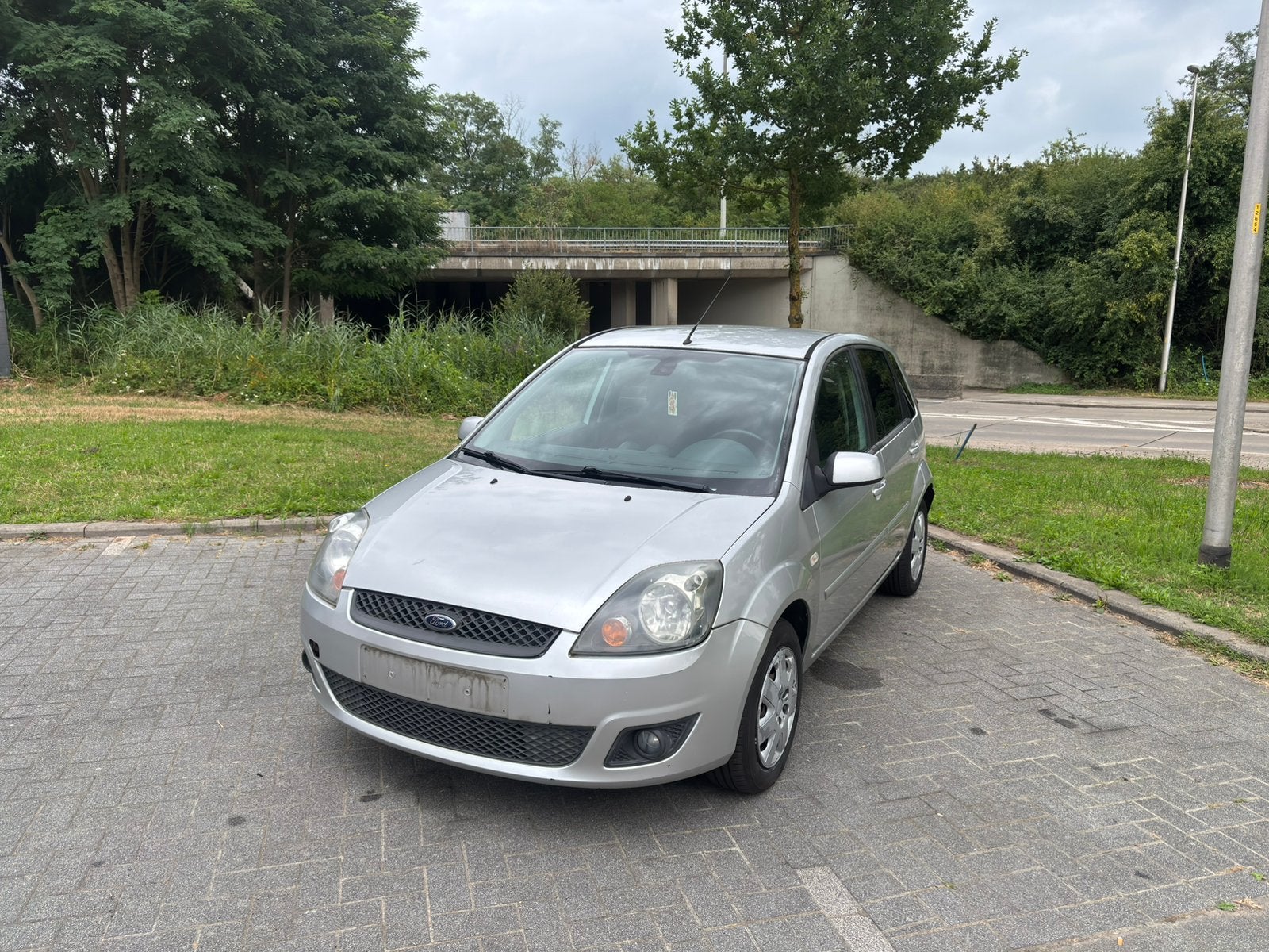 Ford Fiesta 1.4tdci Approuvé à vendre, Autos, Ford, Argent ou Gris, Achat, Entreprise, Boîte manuelle
