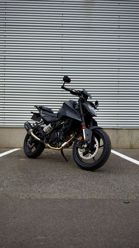 KTM DUKE 125 | 2026 | Full option | Arrow | Carbon, Motos, Motos | KTM, Éclairage LED, Occasion, Permis Moto A1 minimum, Particulier