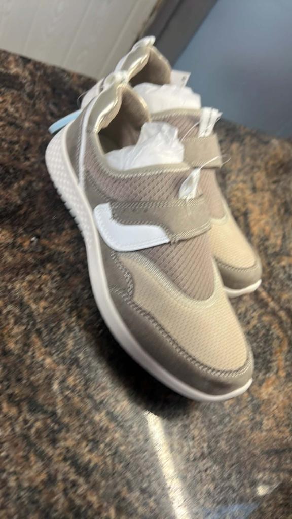 Chaussures femme taille 37, Neuf, Enlèvement ou Envoi, Beige, Sneakers et Baskets
