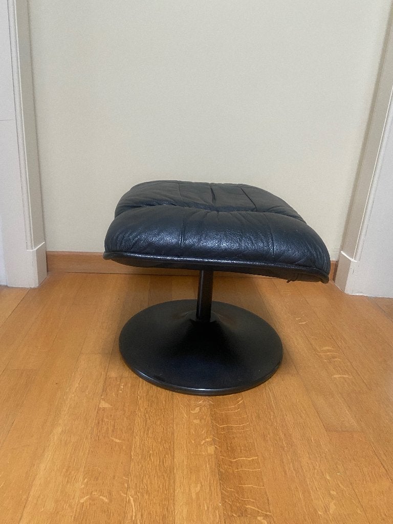 Zwart leren voetbankje, Ophalen, Minder dan 50 cm, Gebruikt, 50 tot 75 cm