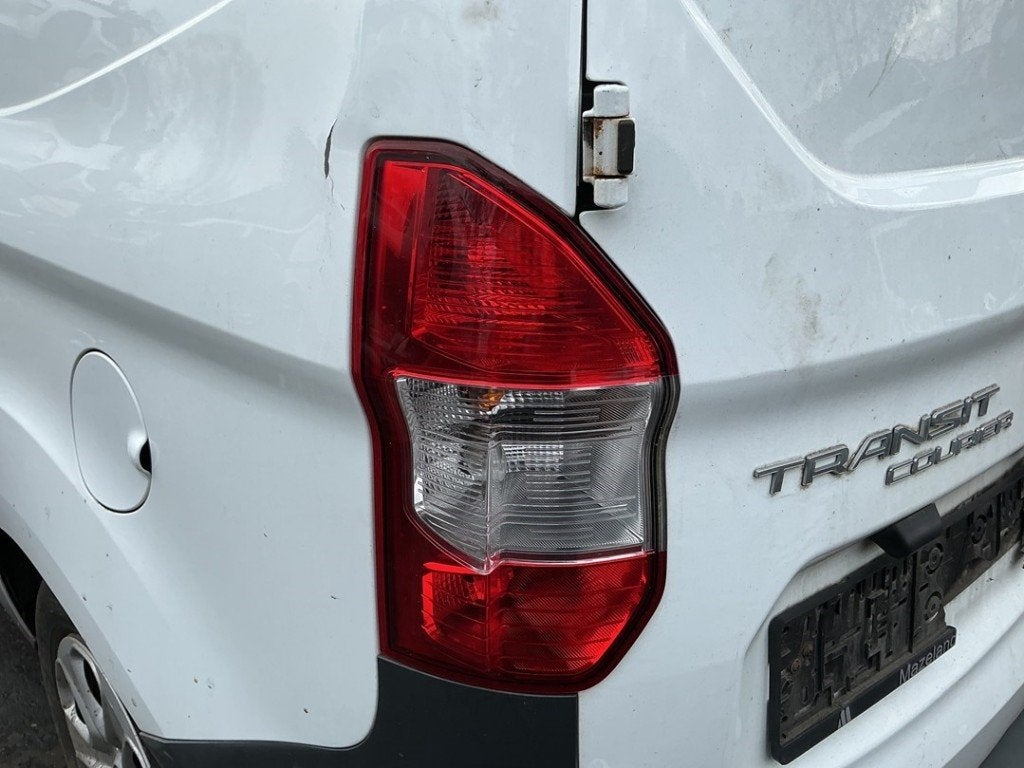 FEU ARRIÈRE GAUCHE Ford Transit Courier (|ET7613405AF|), Henry-Ford-Straße  1
50735  Köln, DE, Ford-Werke GmbH, Kunden@ford.com