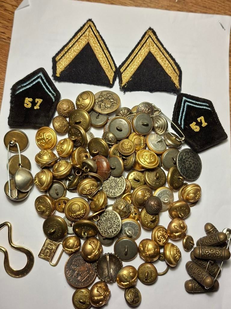 Frans ww1 ww2 emblemen en uniform knopen, Ophalen of Verzenden, Landmacht, Embleem of Badge