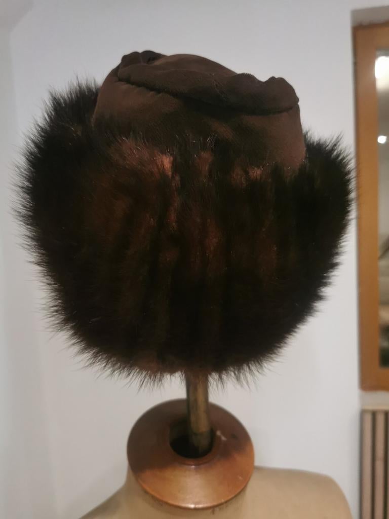 Toque vintage en vison véritable brun foncé, Kleding | Dames, Hoeden en Petten, Ophalen of Verzenden
