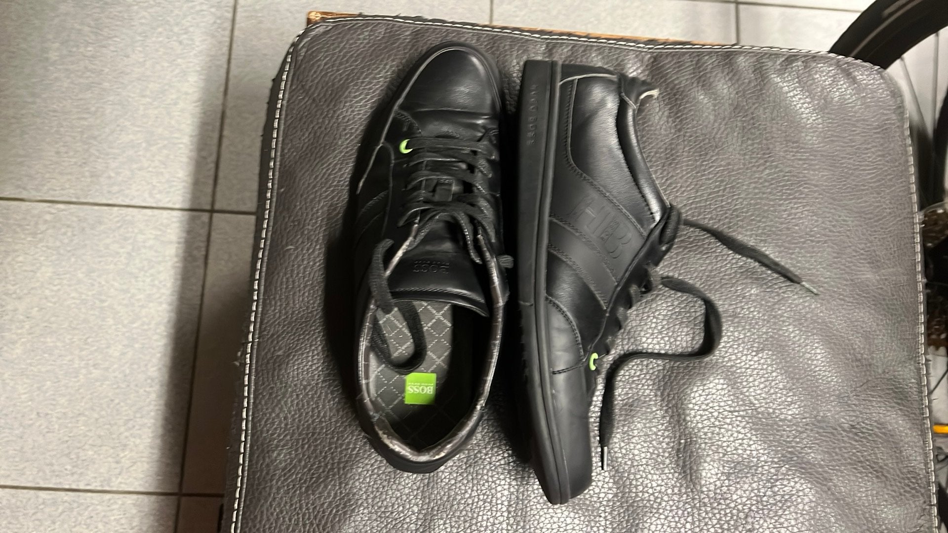 Lor de chaussures, Vêtements | Hommes, Enlèvement, Porté