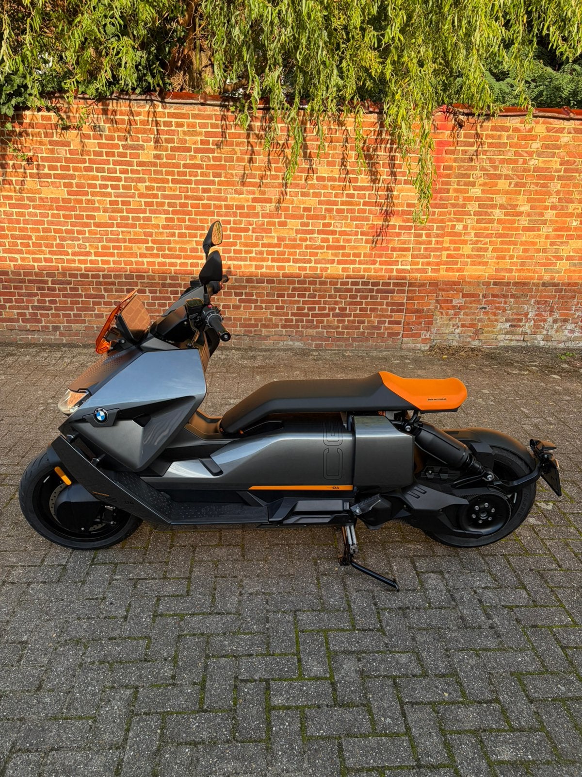 Permis de conduire Bmw CE04 125cc A1 encore neuf 57 km, Motos, Permis Moto A1 minimum, Selle chauffante, Automatique, 125 cm³