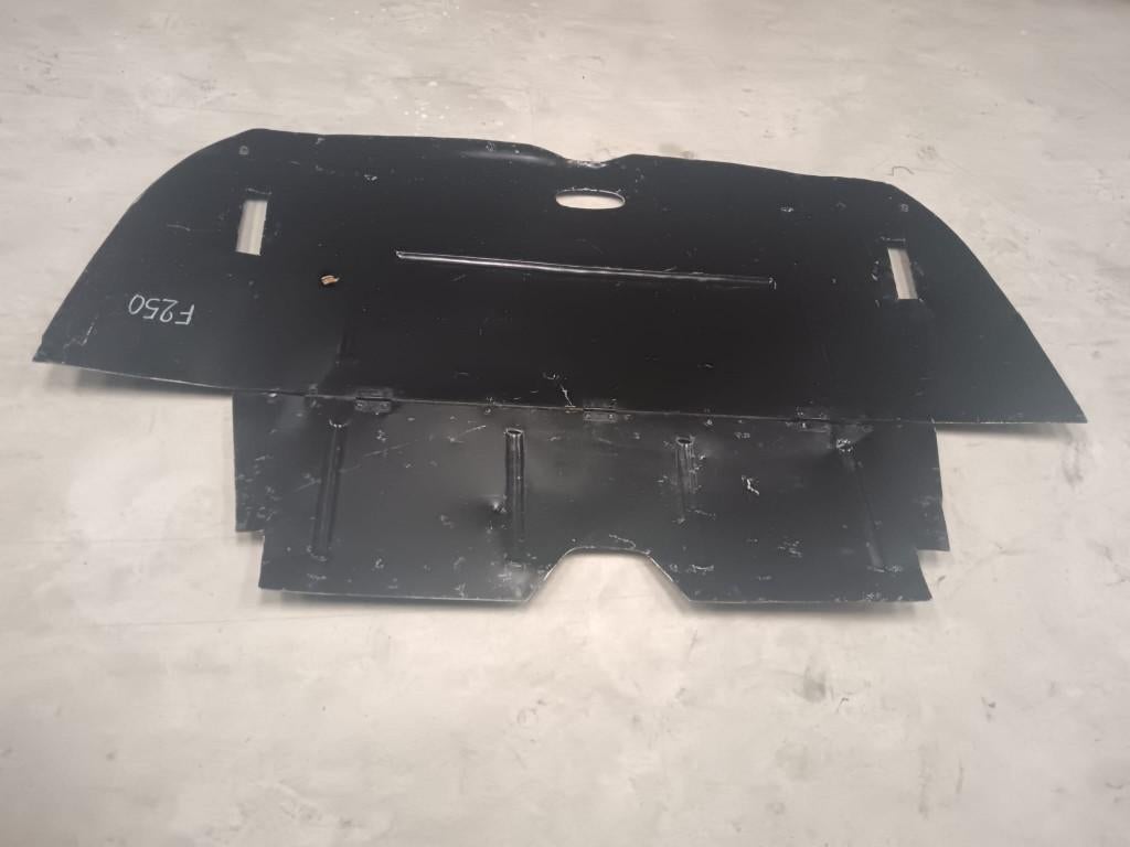 Panneau de protection sous coffre pour Ferrari 250, Autos : Pièces & Accessoires, Enlèvement ou Envoi, Utilisé, Ferrari