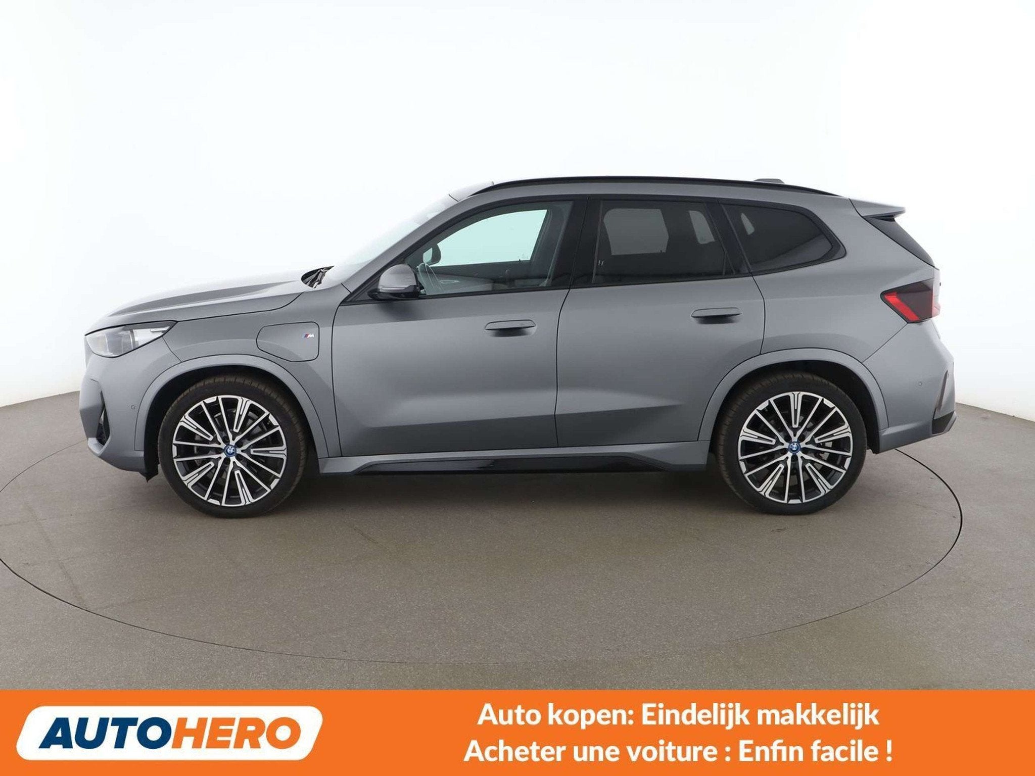 BMW X1 xDrive 30e M Sport (année de construction 2023), Argent ou Gris, Euro 6, 5 portes, 5 places