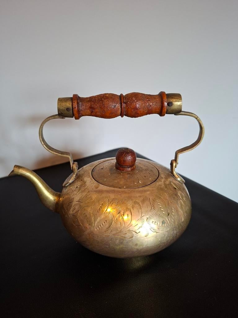 THEIERE EN LAITON ( Vintage), Antiquités & Art, Envoi