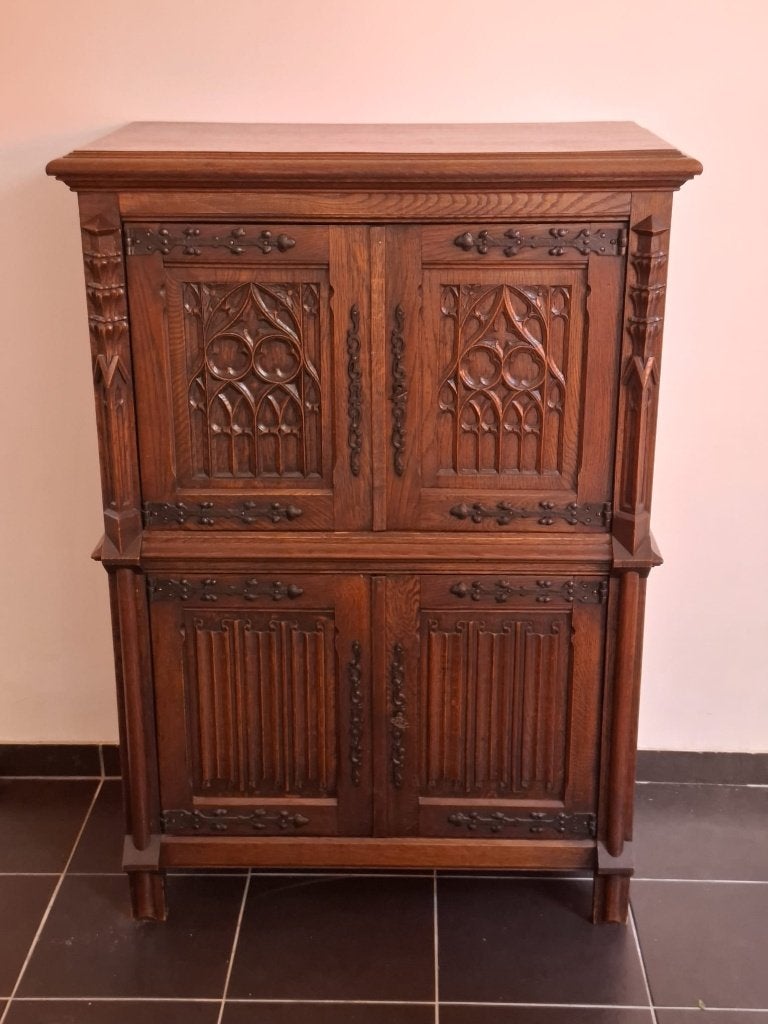 Prachtige antieke neogotische kast - uniek houtsnijwerk, Antiek en Kunst, Ophalen