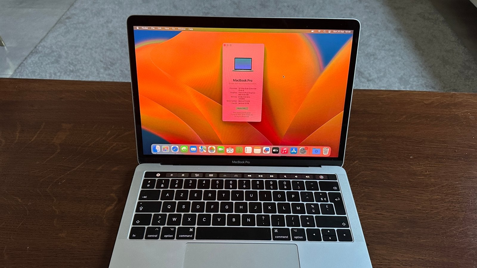 MacBook Pro 13" (2017) met Touch Bar – Inclusief originele, Computers en Software, Ophalen, Zo goed als nieuw, MacBook