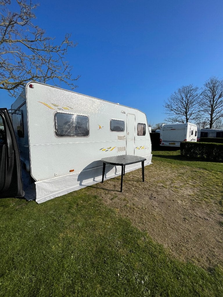 Caravan Sterckemann Starlett, Caravans en Kamperen, Caravans, Sterckeman, Particulier, Vast bed, Koelkast