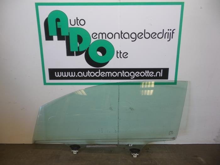 Vitre portière 2portes gauche d'un Toyota Auris (Auris 07-), -, Toyota, Utilisé, -