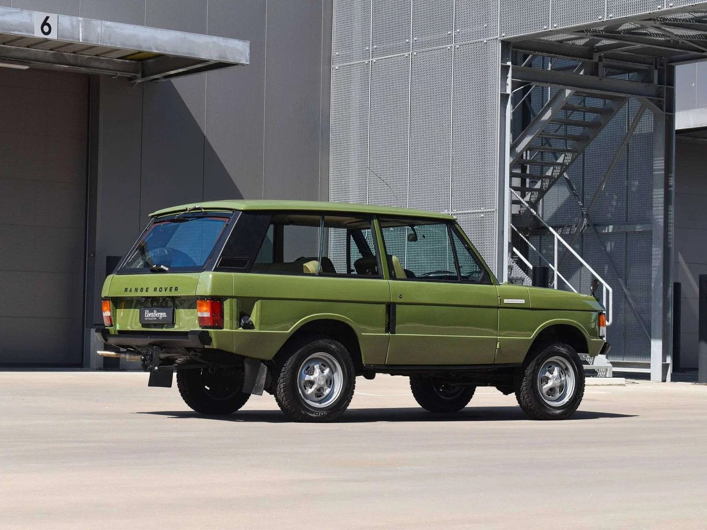 Land Rover Range Rover Classic V8 / Warwick Green / Restored, Autos, Oldtimers & Ancêtres, Achat, Land Rover, Beige, Entreprise