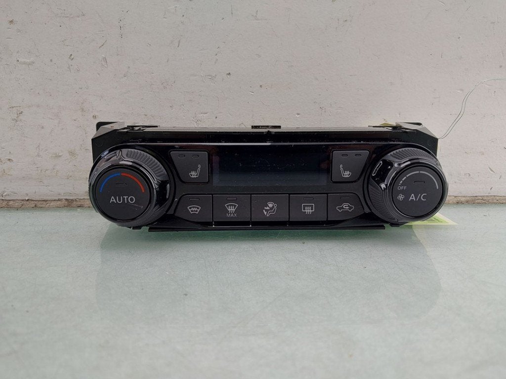 PANNEAU DE COMMANDE CHAUFFAGE CLIMATISATION Juke (F16), Germany@nissan-services.eu, Kronenweg 38
50389  Wesseling, DE, Utilisé