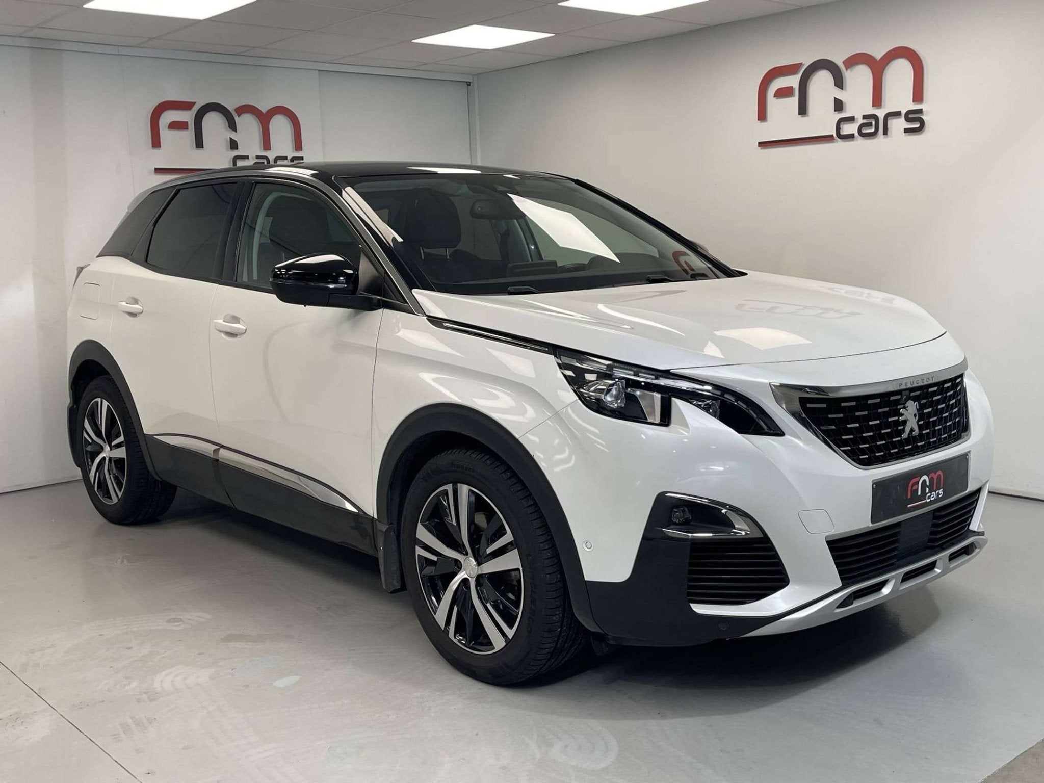 Peugeot 3008 1.2i Automaat 87.000km Camera Carplay Garantie, Auto's, Automaat, Gebruikt, Zwart, Wit