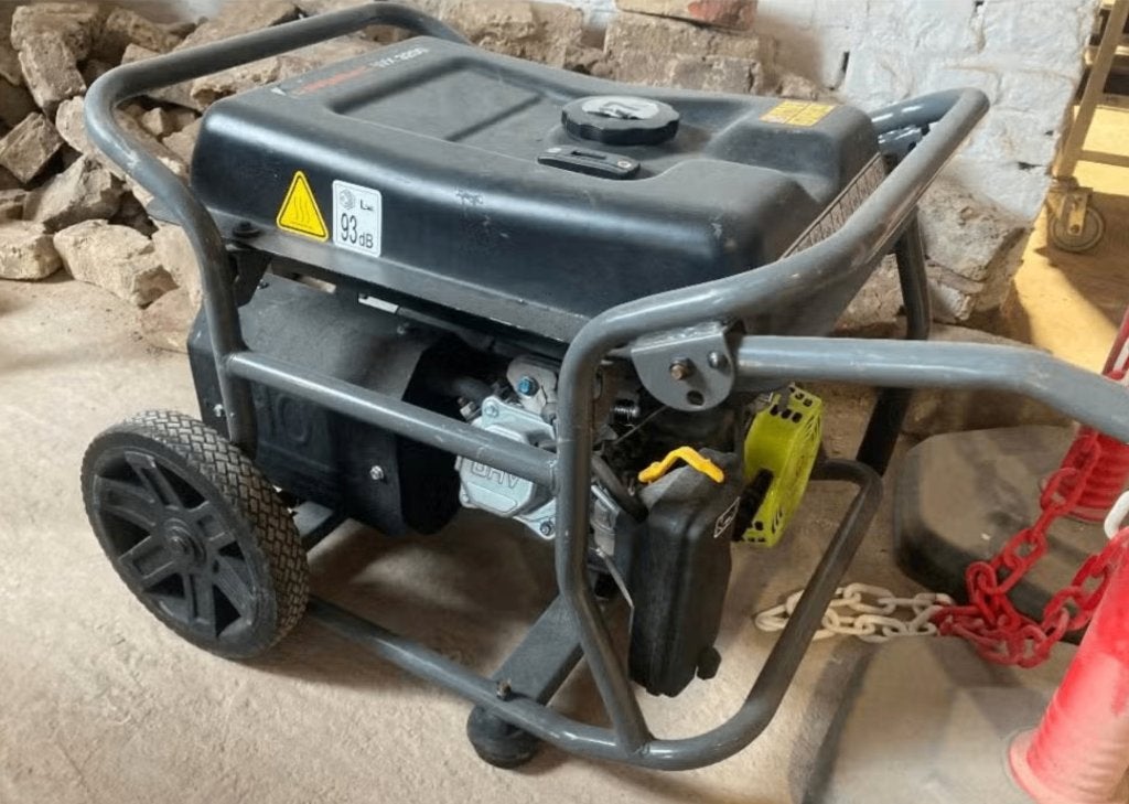 generator pramac, Ophalen, Benzine