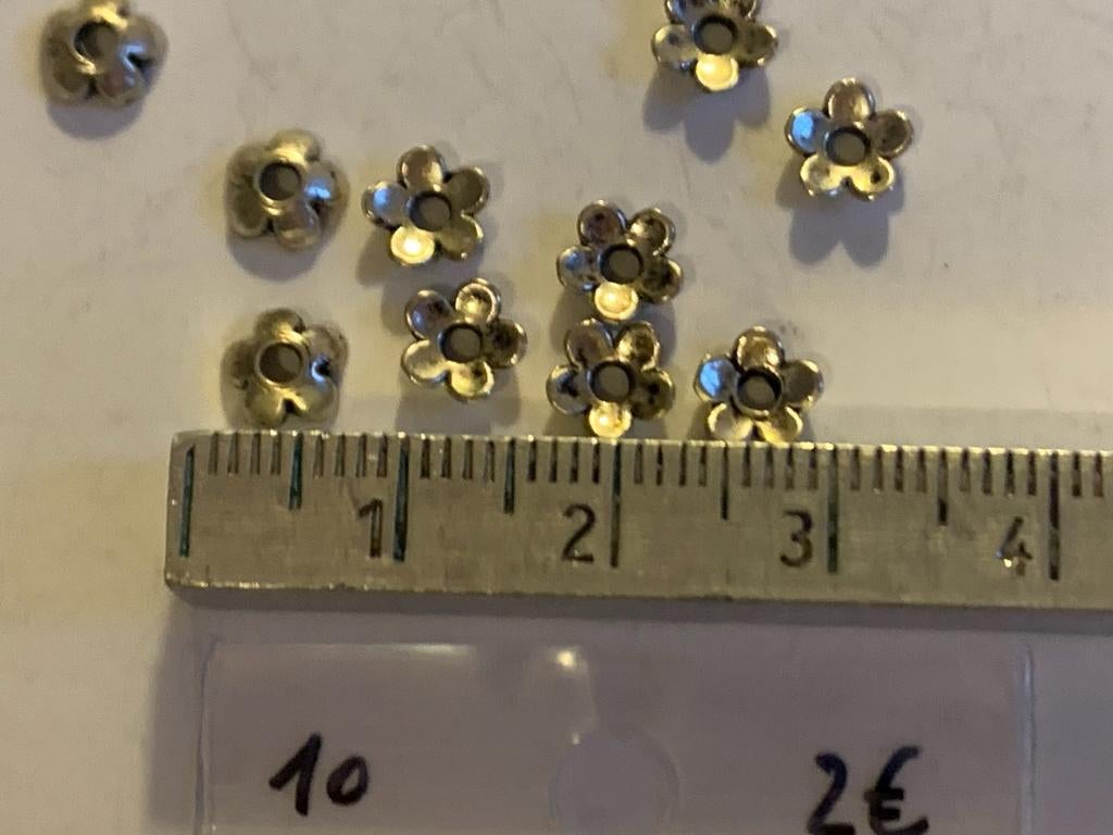 10 stuks metalen kralenkapjes, Enlèvement ou Envoi, Neuf, Entretoise ou Perle intermédiaire