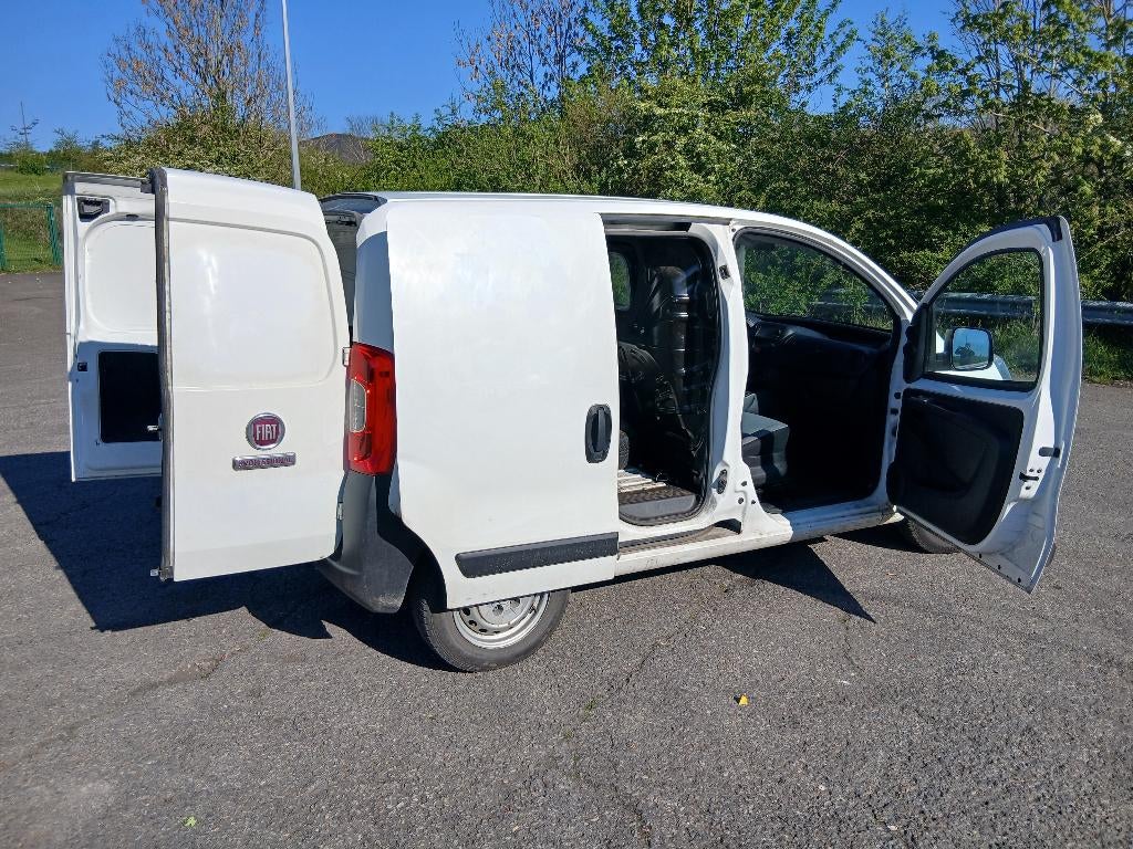 Fiat Fiorino 1.3 Diesel Utlilitaire 116 000km, Autos, Achat, Boîte manuelle, Diesel, Particulier