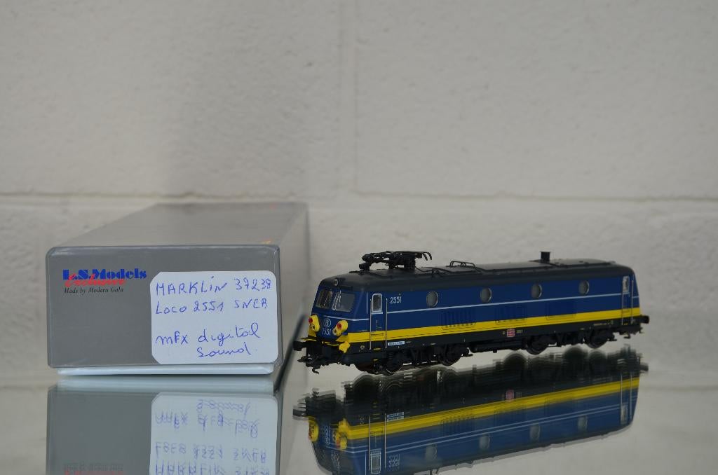 Marklin37238 AC-MFX-locomotief met digitaal geluid 2551-SNCB, Ophalen of Verzenden, Zo goed als nieuw, Locomotief