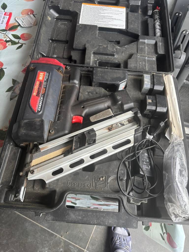 spijkerpistool van Max, Doe-het-zelf en Bouw, Ophalen, Zo goed als nieuw