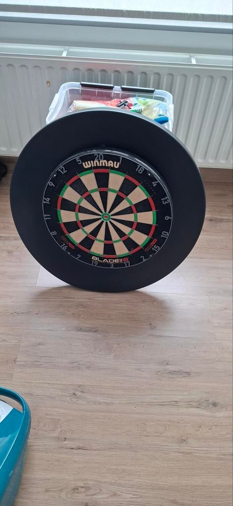 Winmau blad 6 triple core met zwarte surround, Sport en Fitness, Darts, Ophalen
